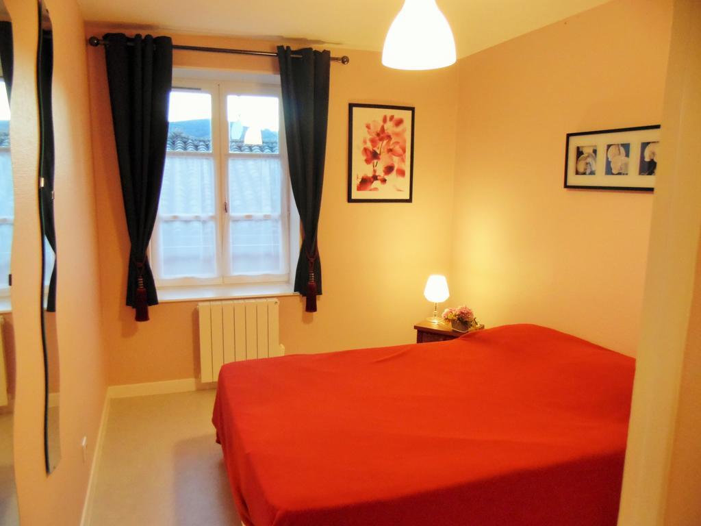 Les De La Fontaine Apartment Jullie